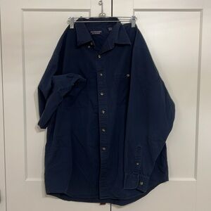 100% cotton Roundtree & Yorke full button down casual long sleeve collard shirt